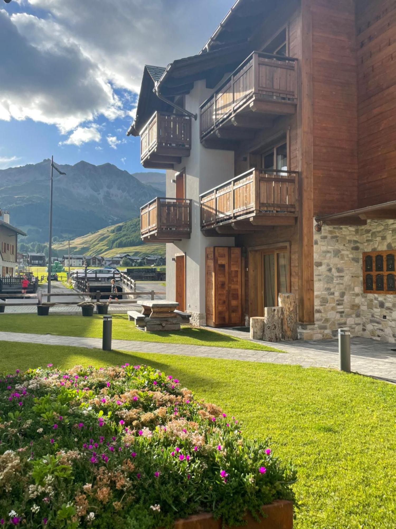 Chalet Lilla Livigno Exteriör bild